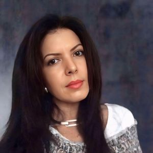 Ligia Adriana Duţan: "BloomCraftDeco este un proiect în care fiecare creaţie spune o poveste şi poartă discret semnătura sufletului meu”